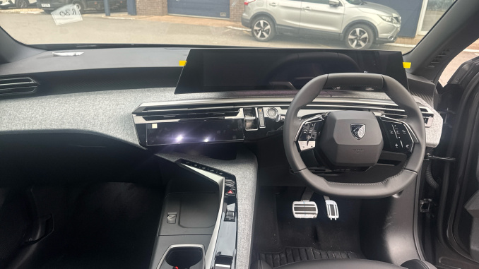 Peugeot 3008 157kW Allure 73kWh 5dr Auto Electric Estate - Image 10